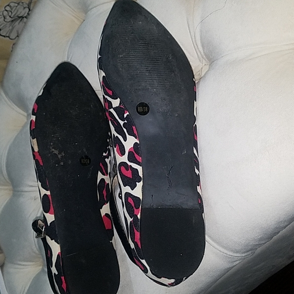 BCBG flats size 8 - Picture 3 of 5